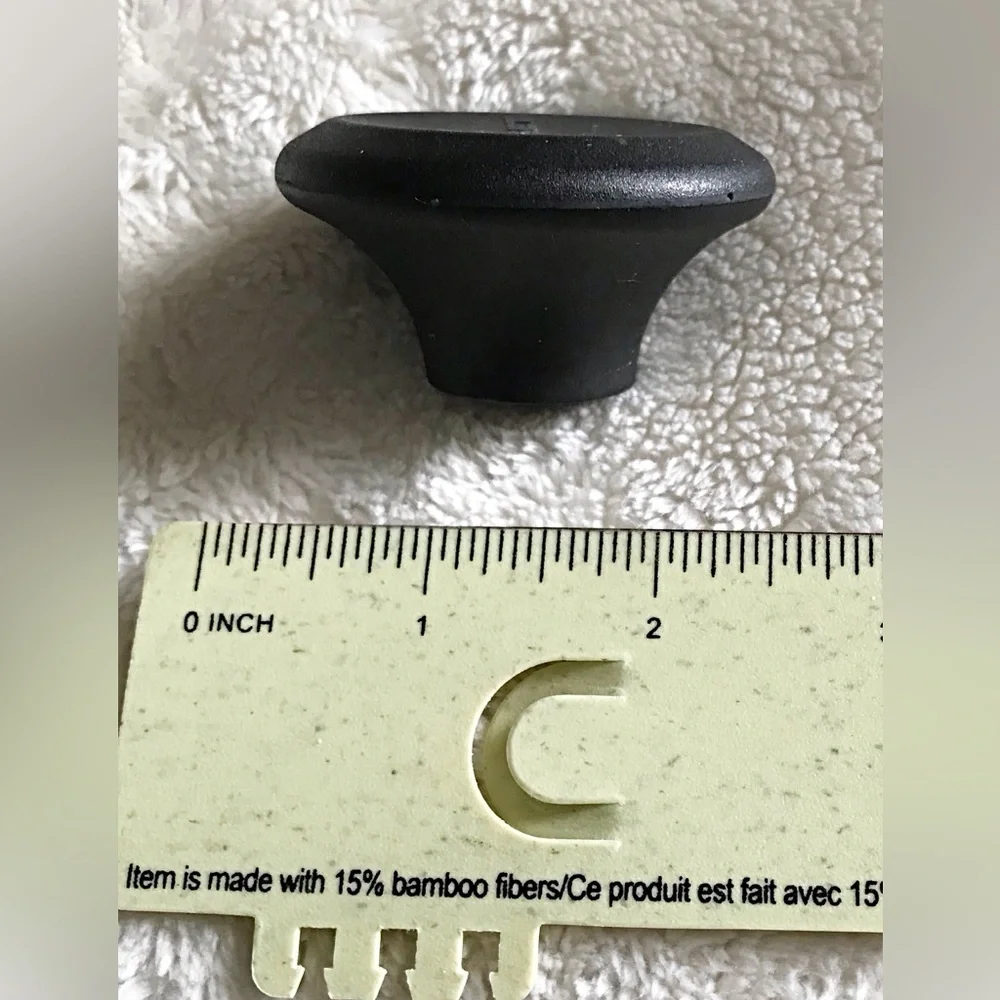 Le Creuset Large Phenolic/Bakelite Replacement Signature Knob - black